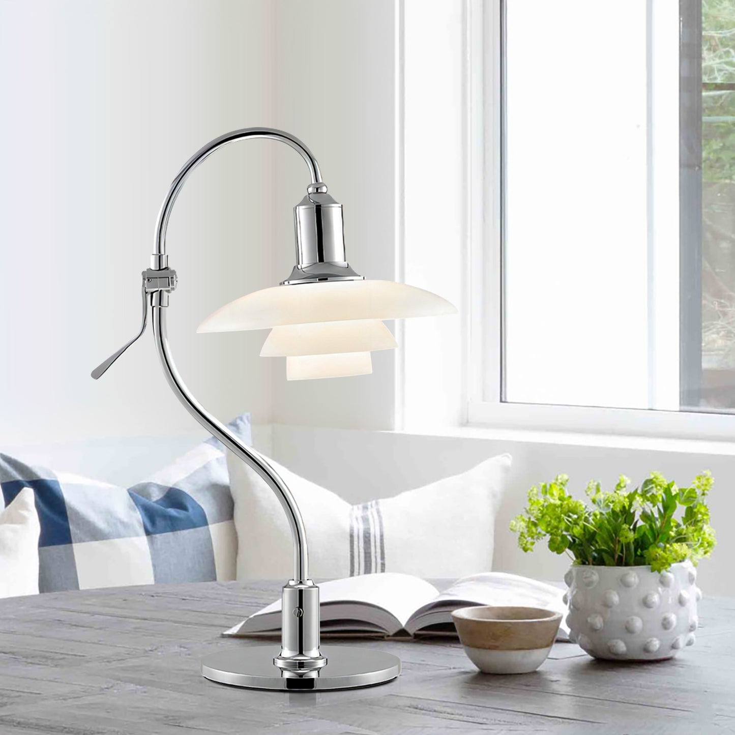 Illume Curvo Lamp