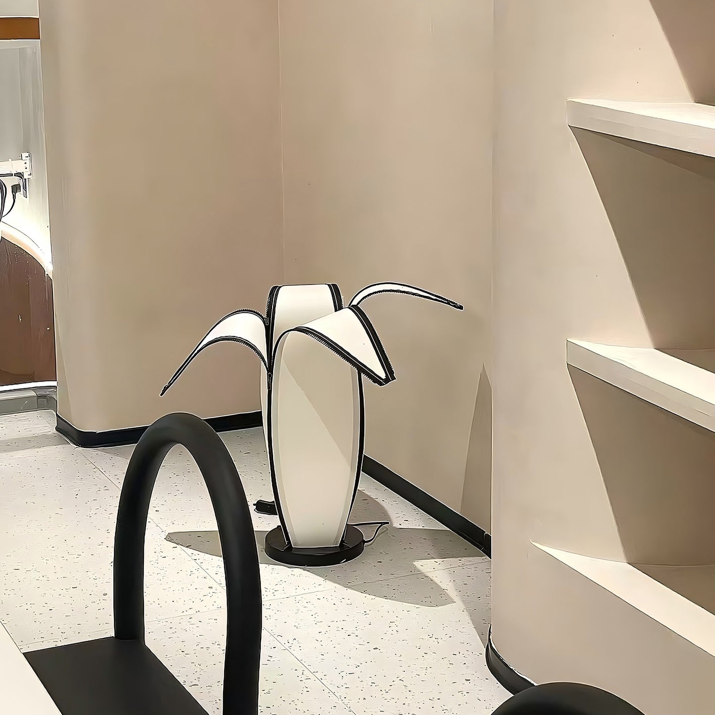 Banana Curve Floor Lamp