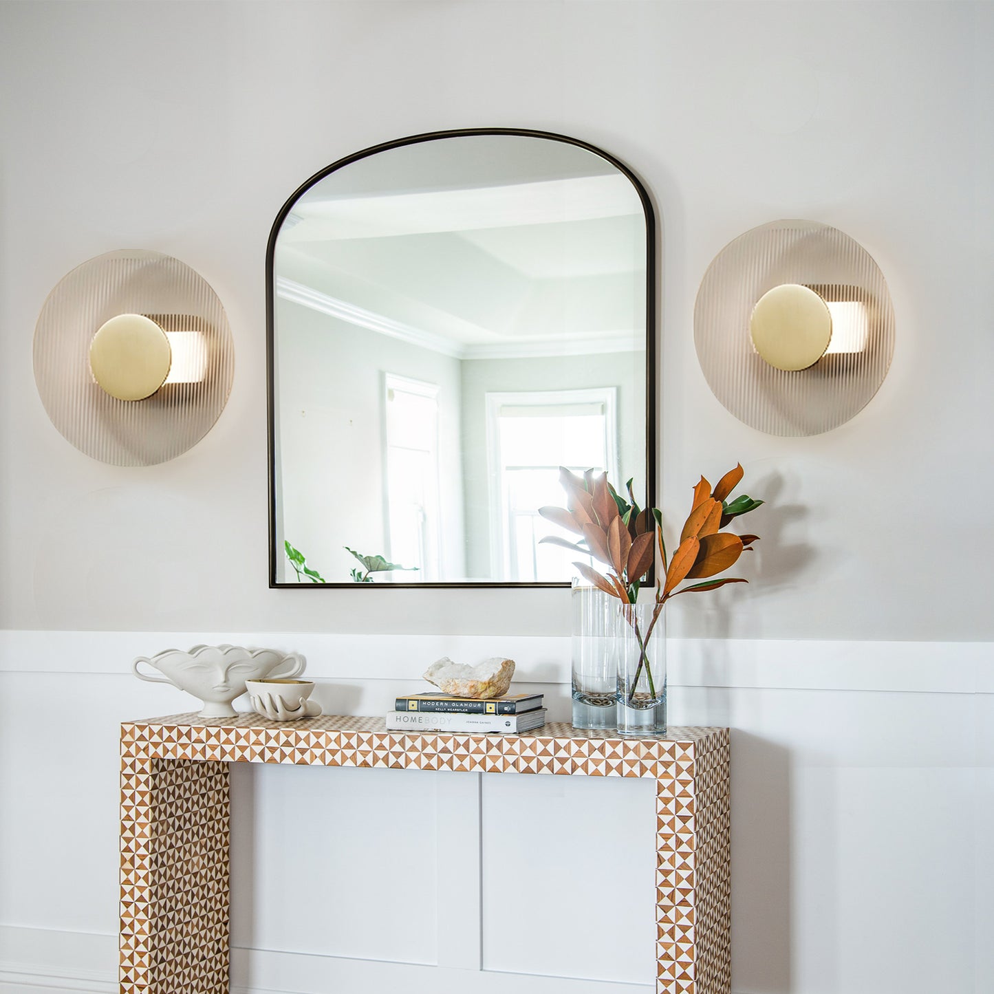 Button Glass Wall Lamp