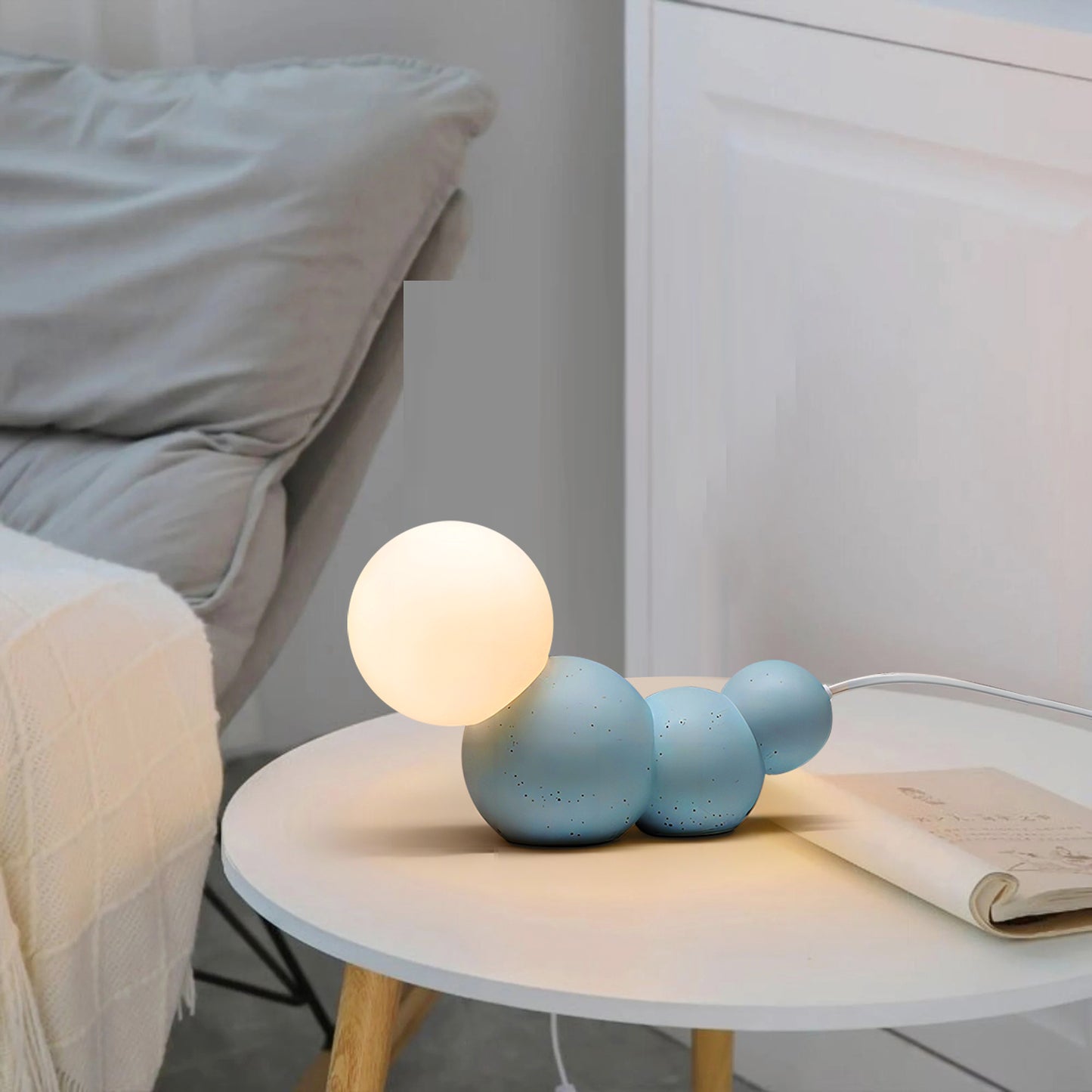 Caterpillar Resin Table Lamp