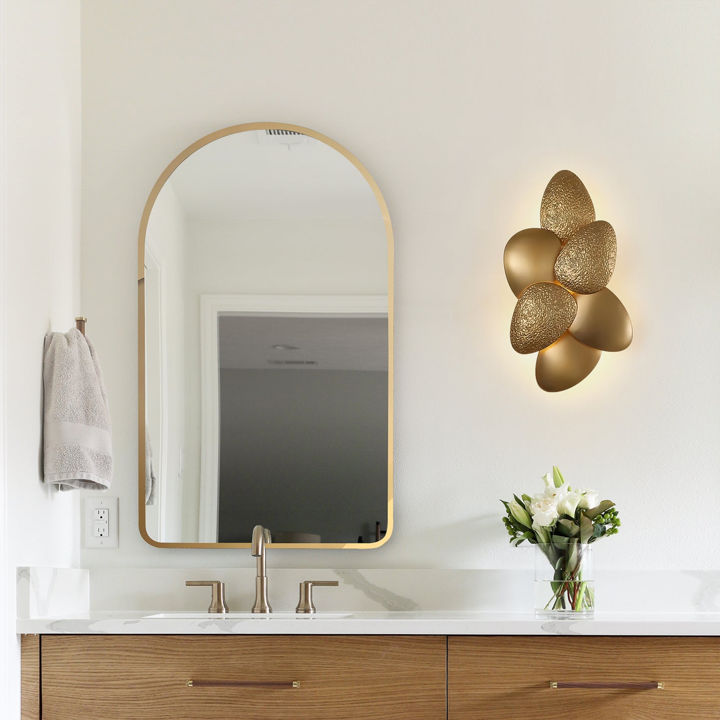 Chiaro Grande Sconce