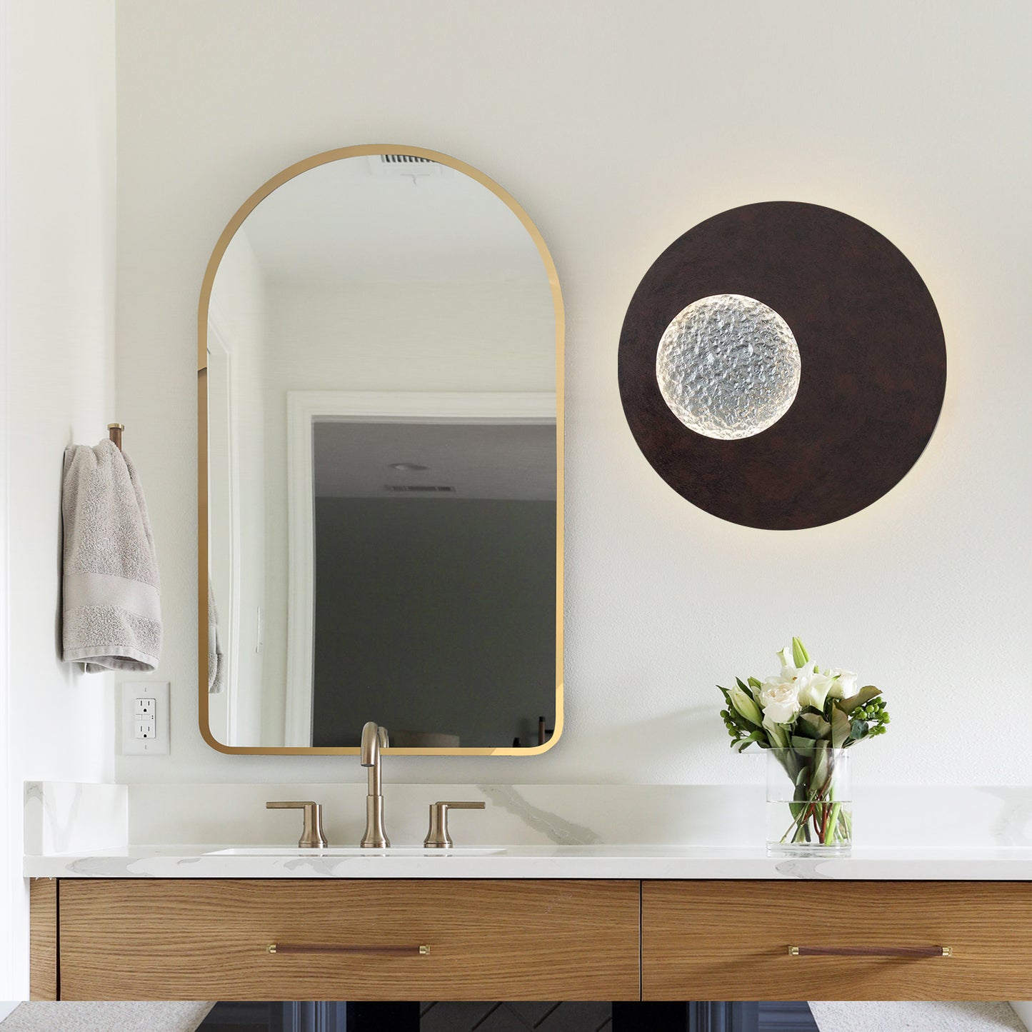 Eclip Moon Sconce