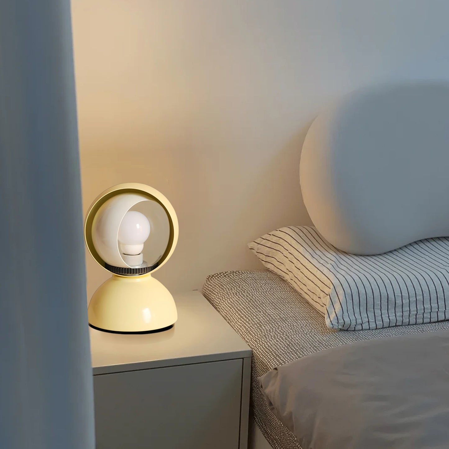 Eclisse T Table Lamp