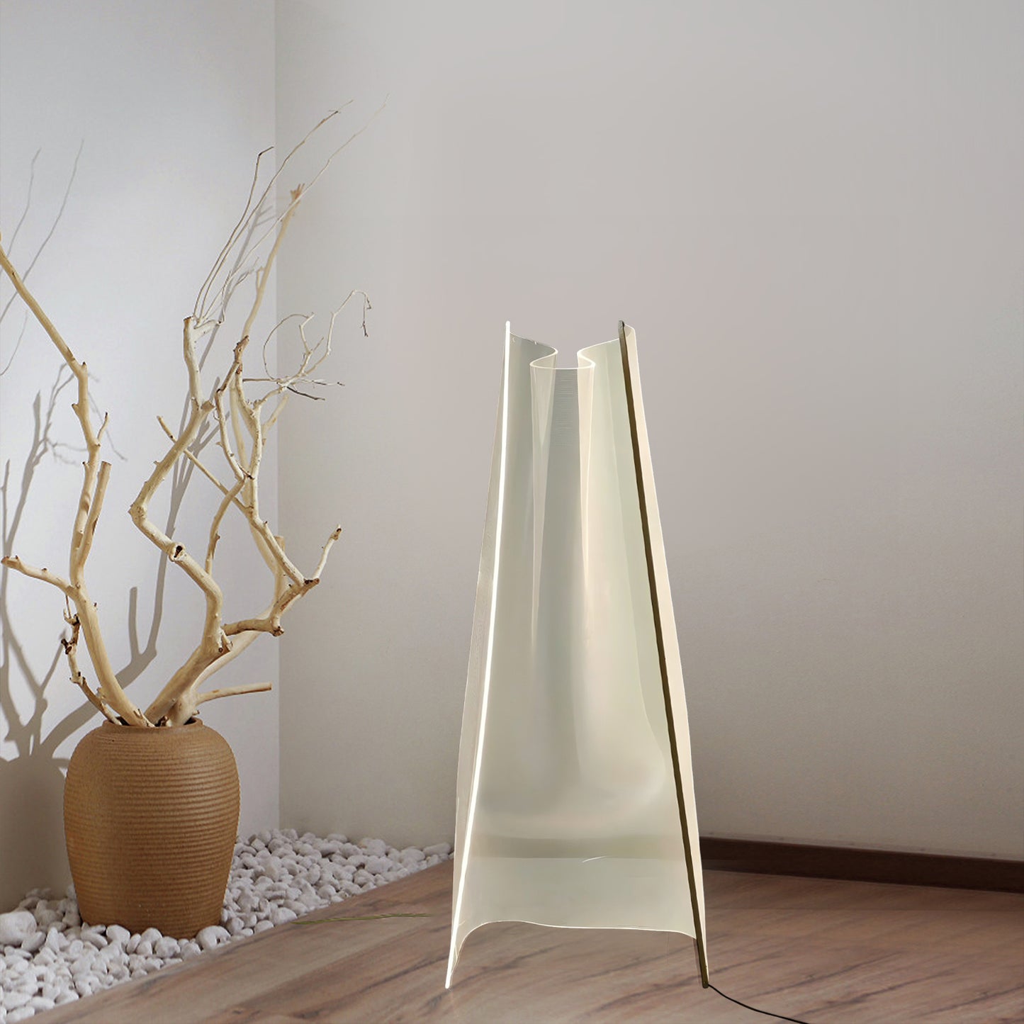 Gweilo Sculptural Table Lamp