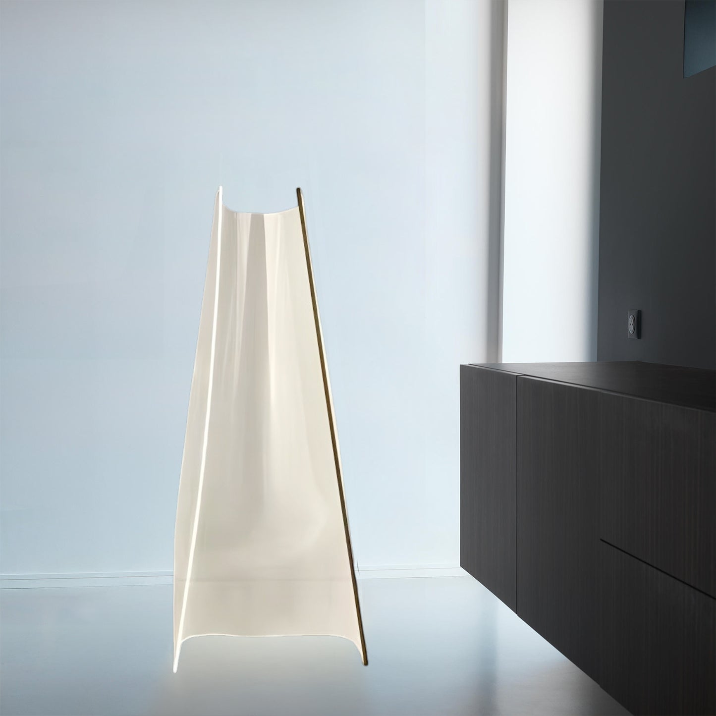 Gweilo Sculptural Table Lamp