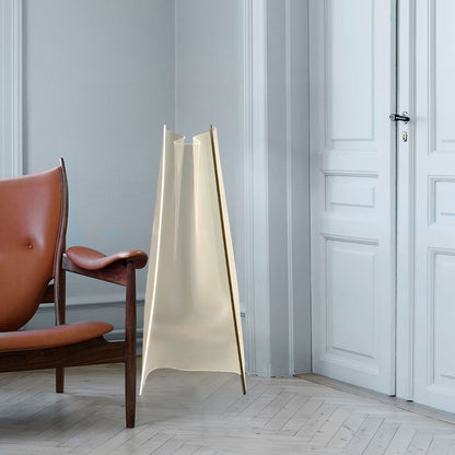 Gweilo Sculptural Table Lamp