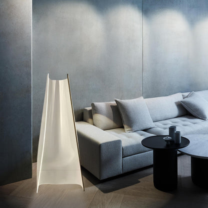 Gweilo Sculptural Table Lamp