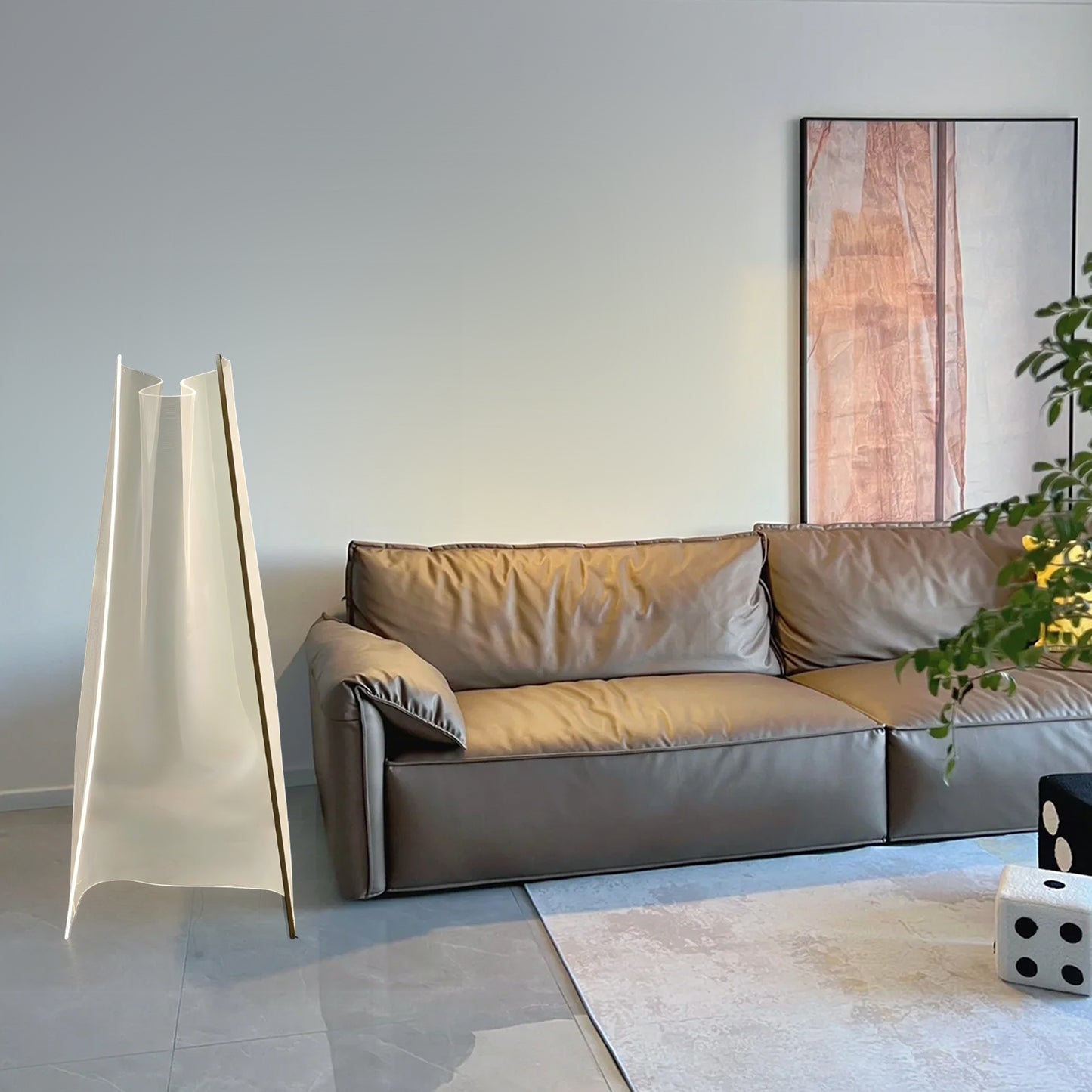 Gweilo Sculptural Table Lamp
