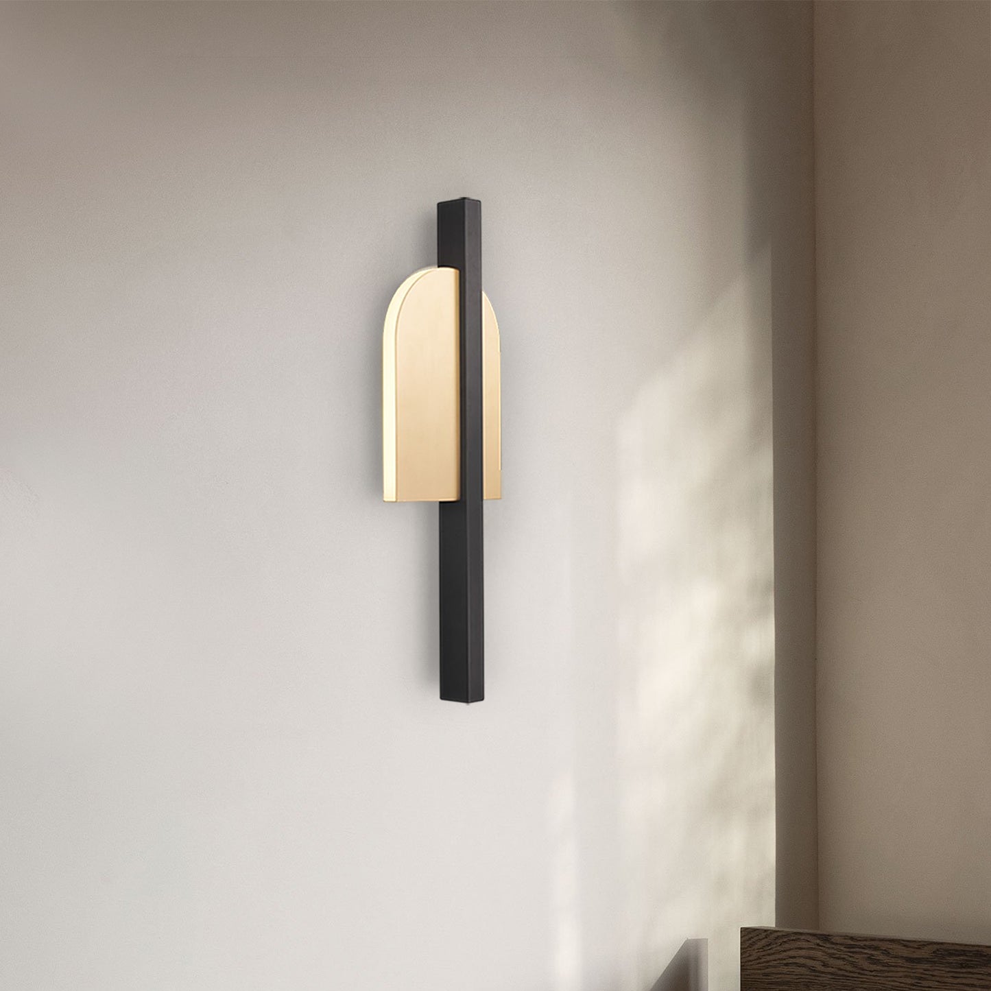 Minimal Single Sconce