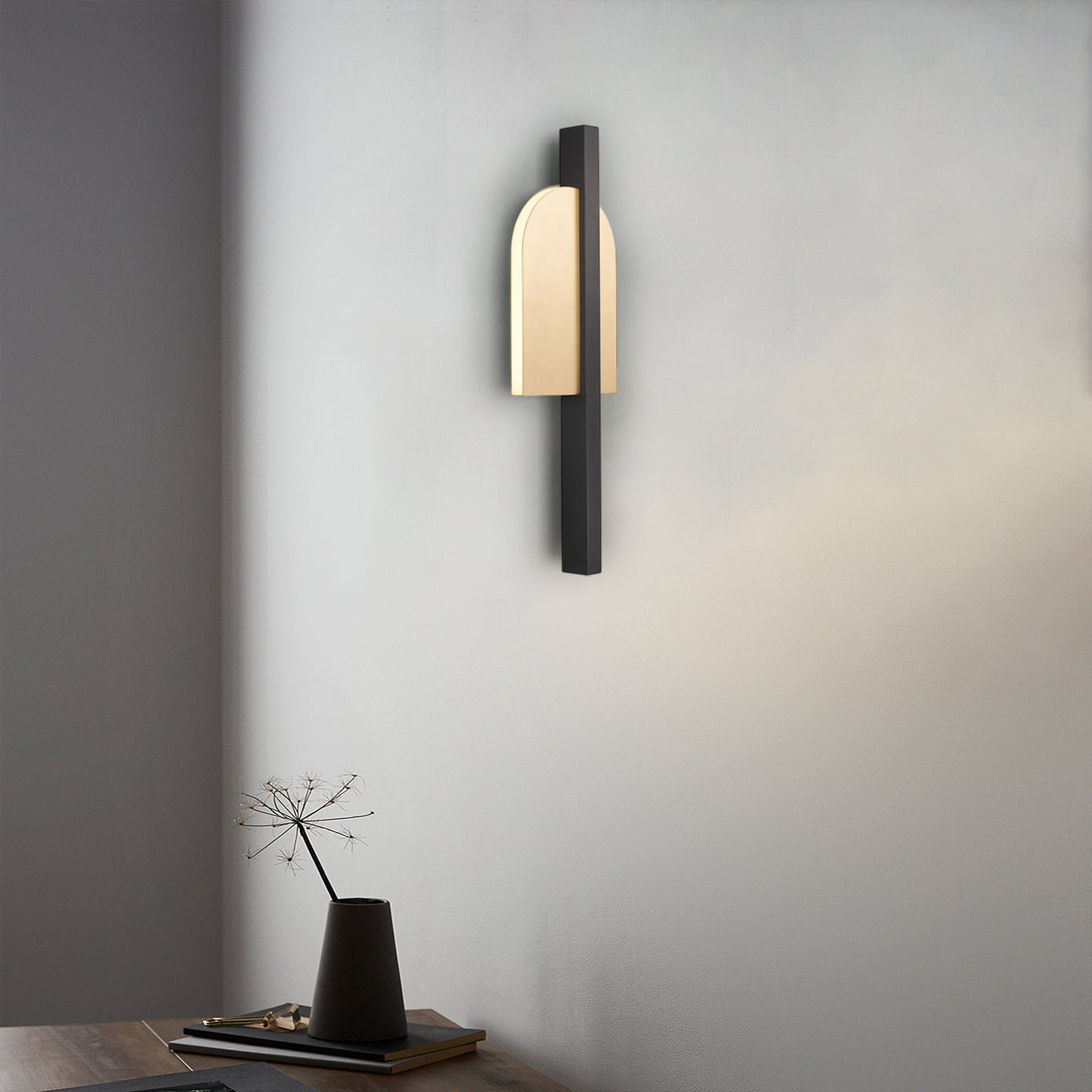 Minimal Single Sconce