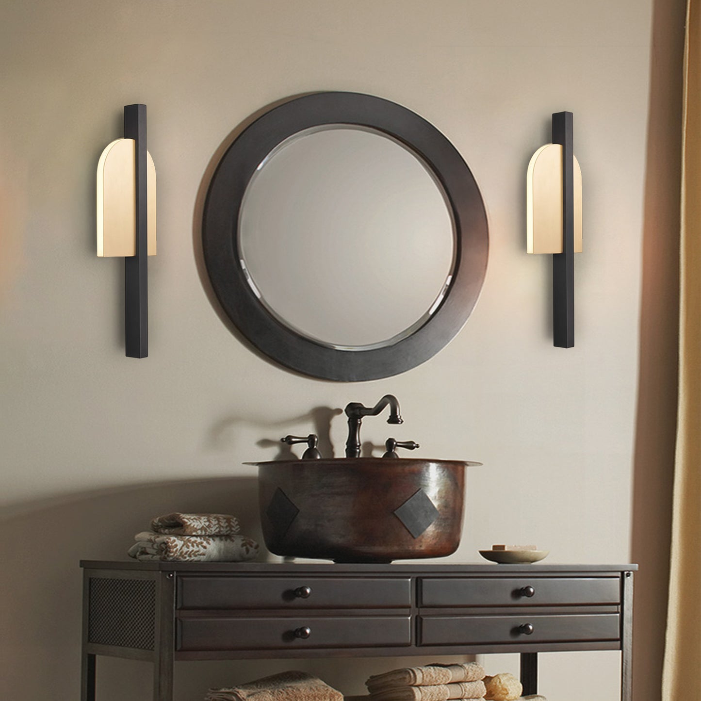 Minimal Single Sconce