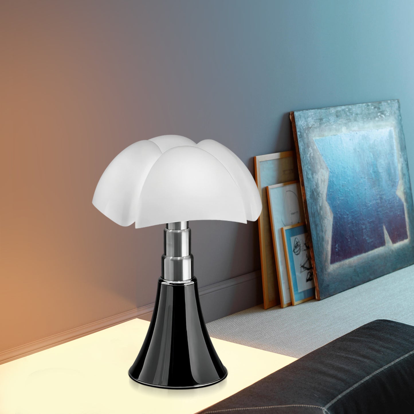 Pipistrello Petal Table Lamp