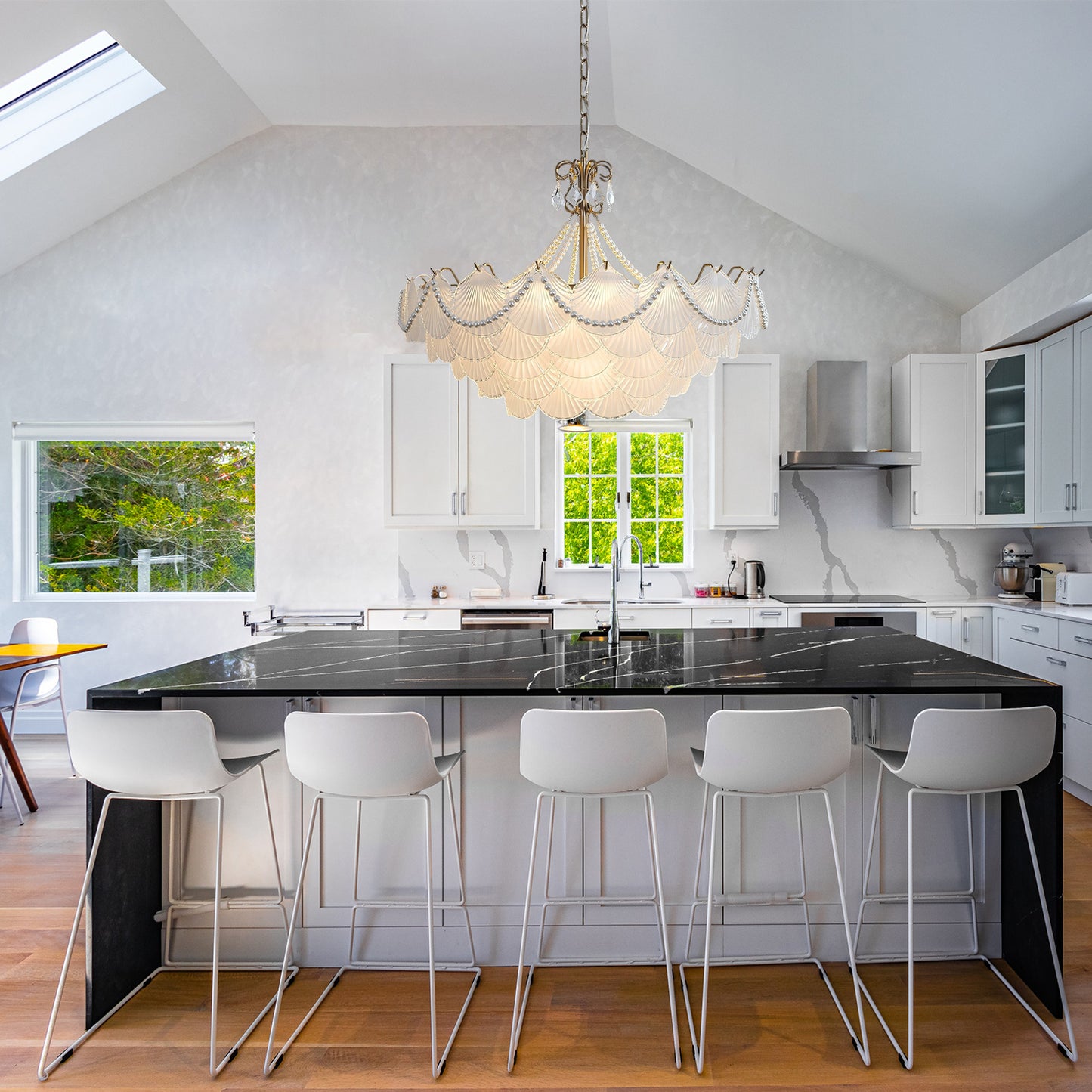 Shell Pearl Pendant Light
