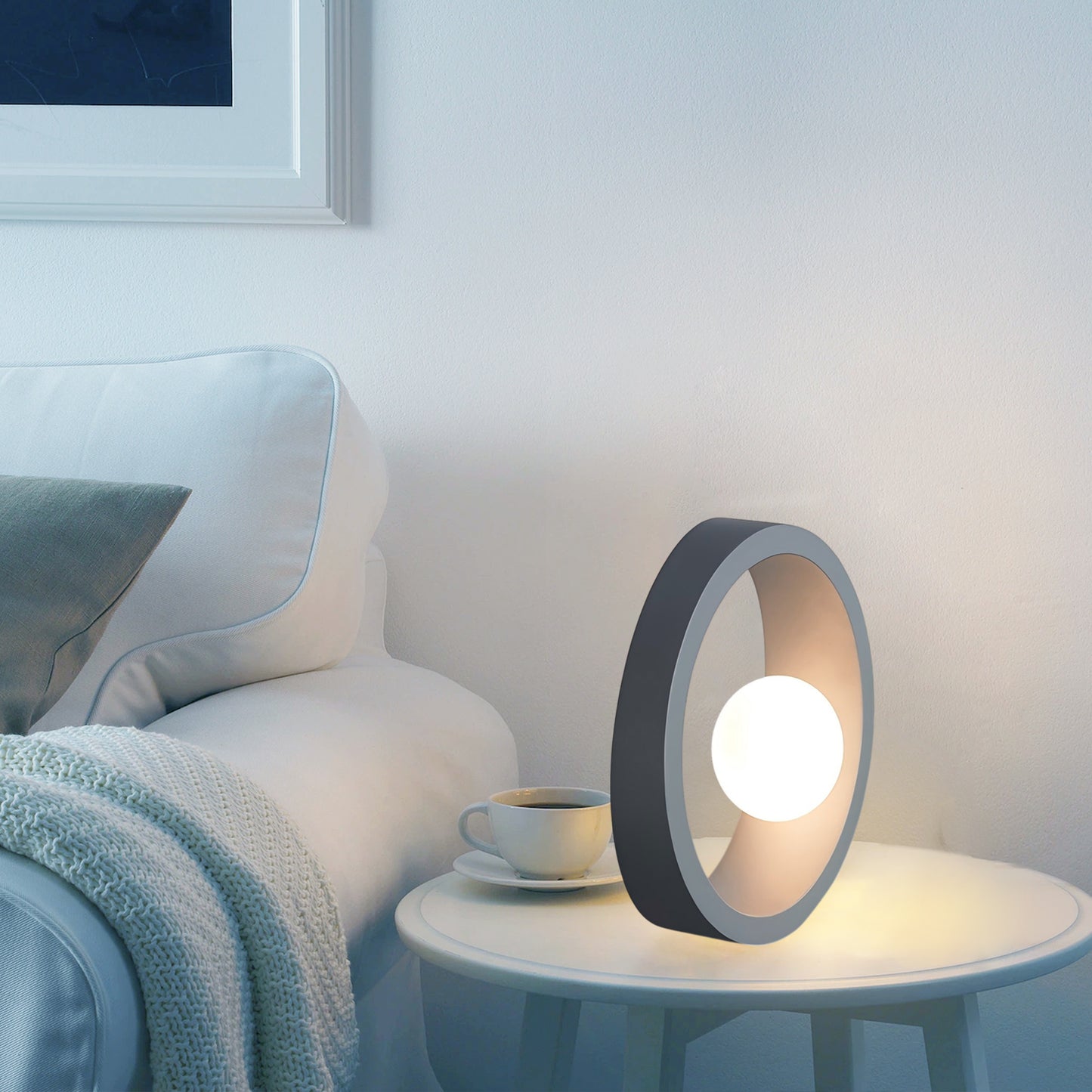 Tenue Circle Table Lamp