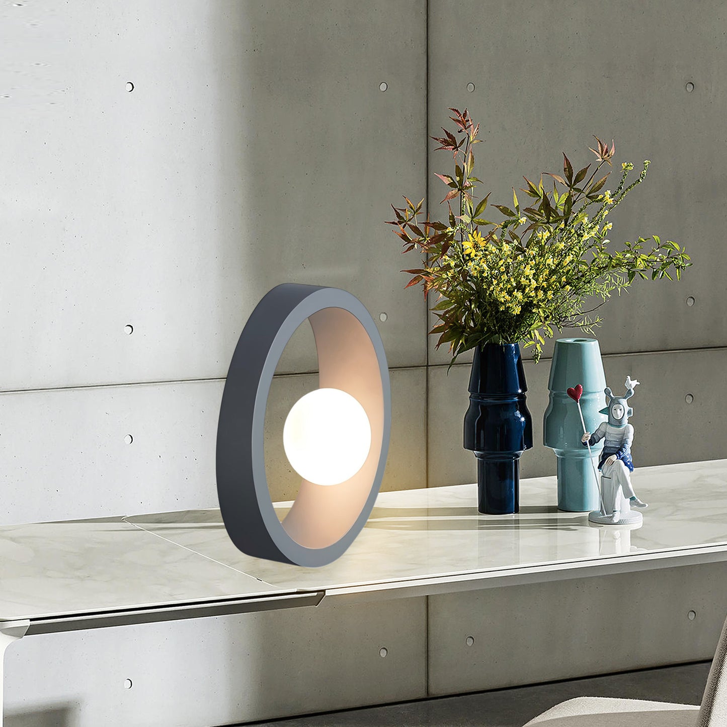 Tenue Circle Table Lamp