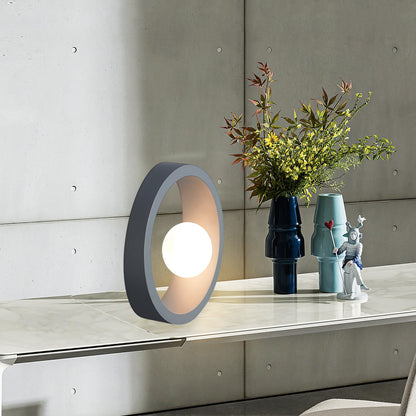 Tenue Circle Table Lamp