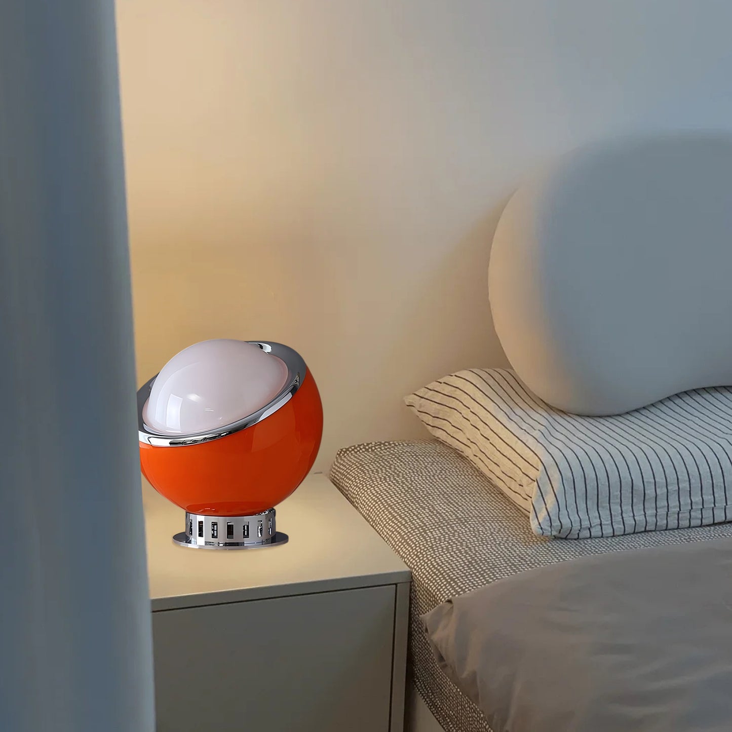 Valeria Planet Table Lamp